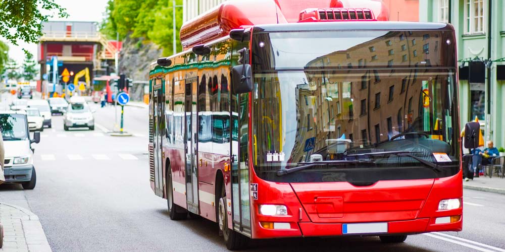 Exteriör på en svensk buss.